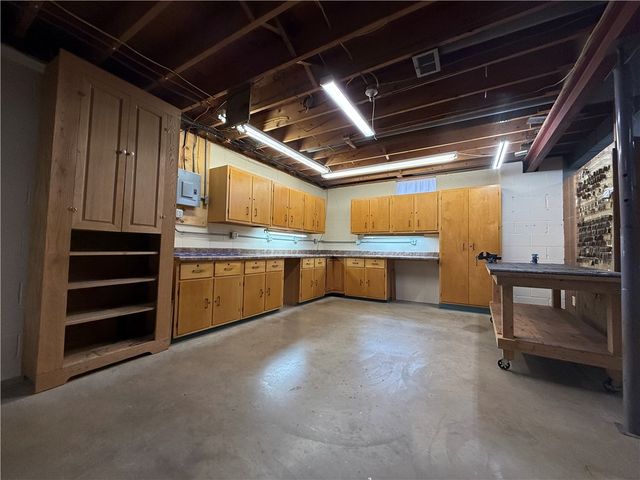 759 Main St, Manor Twp, PA 16226