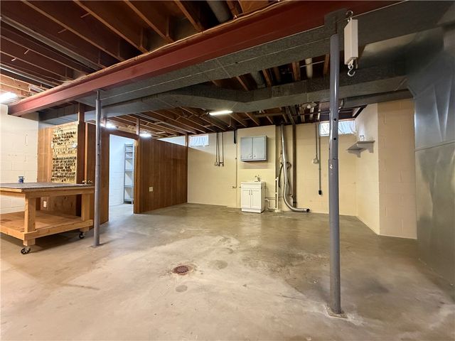 759 Main St, Manor Twp, PA 16226