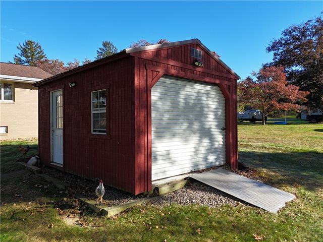 759 Main St, Manor Twp, PA 16226