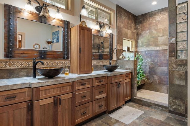 16111 Lava Drive, La Pine, OR 97739