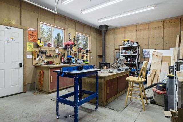 16111 Lava Drive, La Pine, OR 97739