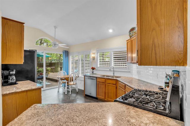 61 N Rushwing Circle, The Woodlands, TX 77381