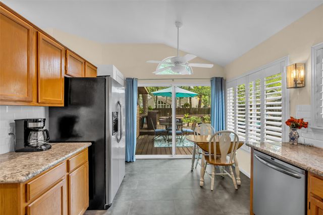 61 N Rushwing Circle, The Woodlands, TX 77381