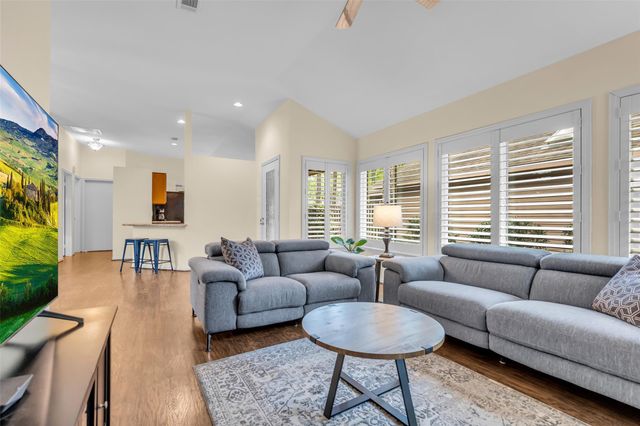 61 N Rushwing Circle, The Woodlands, TX 77381