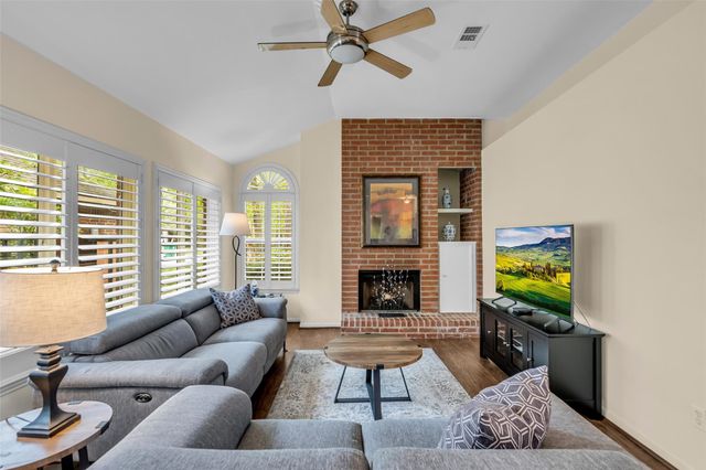 61 N Rushwing Circle, The Woodlands, TX 77381