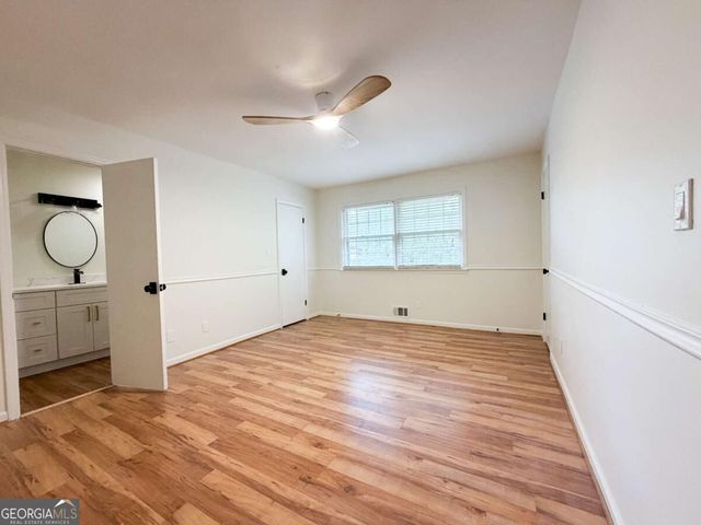 2782 Farmstead Road SE, Smyrna, GA 30080