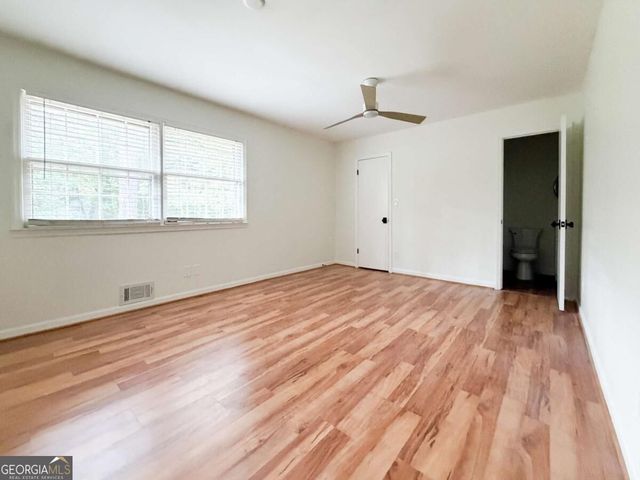 2782 Farmstead Road SE, Smyrna, GA 30080