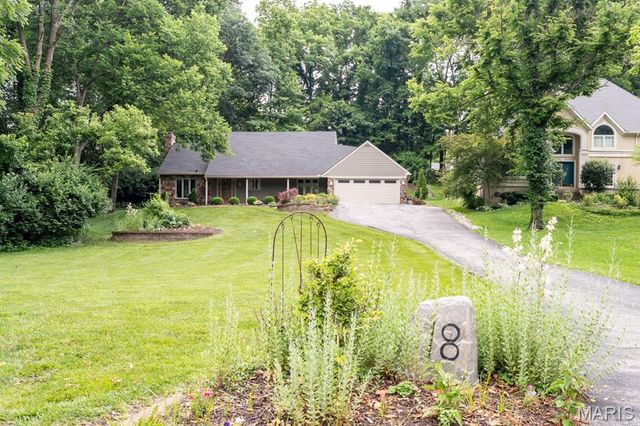 18 Powder Creek Drive, Belleville, IL 62223