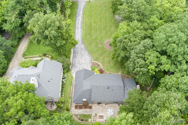18 Powder Creek Drive, Belleville, IL 62223