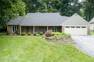 18 Powder Creek Drive, Belleville, IL 62223