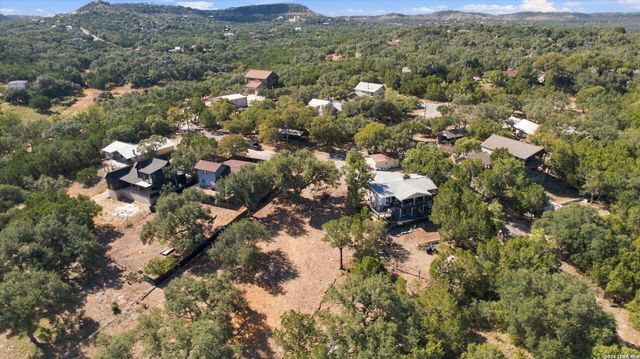627 Spanish Oak Esplanade, Canyon Lake, TX 78133