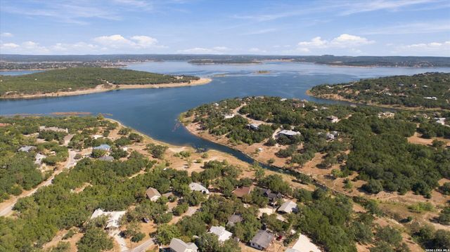 627 Spanish Oak Esplanade, Canyon Lake, TX 78133