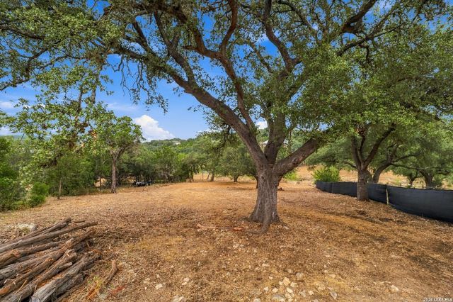 627 Spanish Oak Esplanade, Canyon Lake, TX 78133