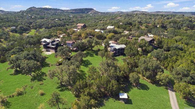 627 Spanish Oak Esplanade, Canyon Lake, TX 78133