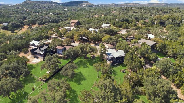 627 Spanish Oak Esplanade, Canyon Lake, TX 78133