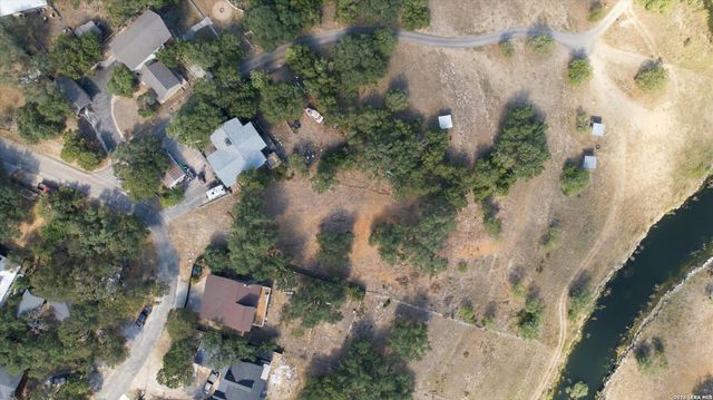 627 Spanish Oak Esplanade, Canyon Lake, TX 78133