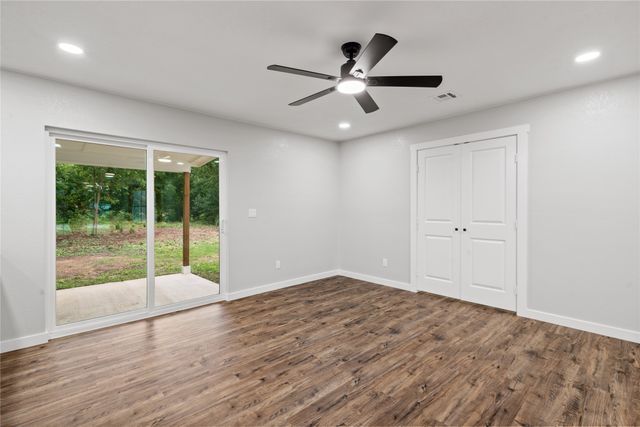 200 Alamo Drive, Mcgregor, TX 76657