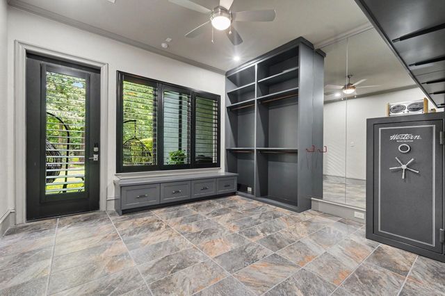 6912 Lone Star Court, Montgomery, TX 77316