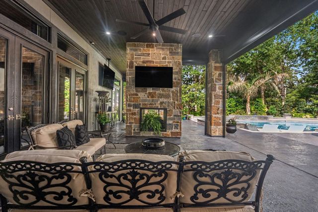 6912 Lone Star Court, Montgomery, TX 77316