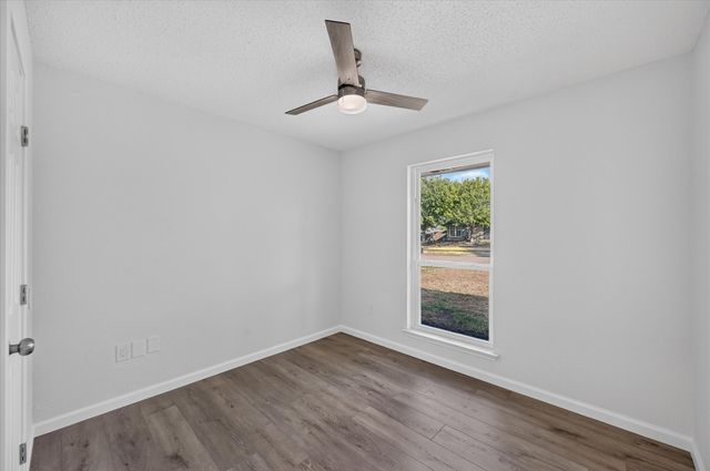 12 States Avenue, Midlothian, TX 76065