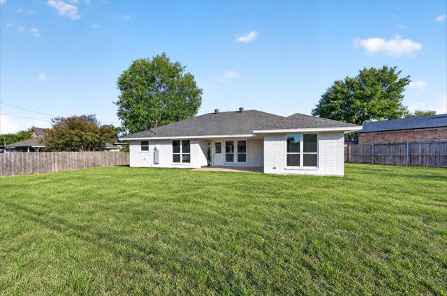 12 States Avenue, Midlothian, TX 76065