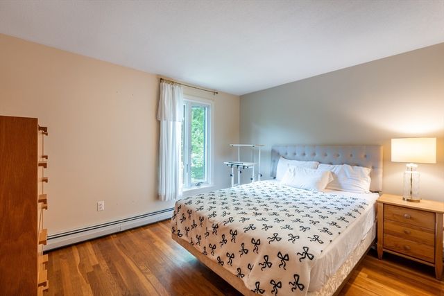 6 Webster Ct 6, Amherst, MA 01002