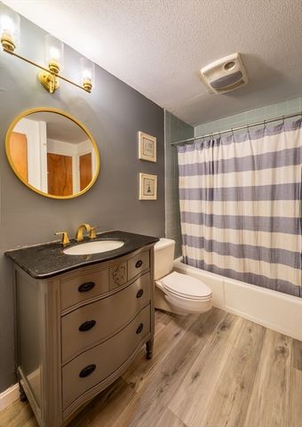 6 Webster Ct 6, Amherst, MA 01002