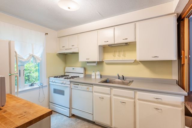 6 Webster Ct 6, Amherst, MA 01002