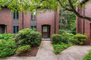 6 Webster Ct 6, Amherst, MA 01002
