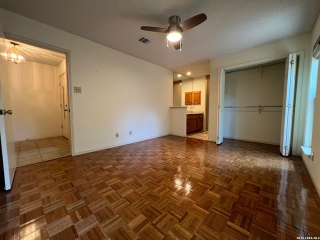 7131 THRUSH VIEW LN, San Antonio, TX 78209