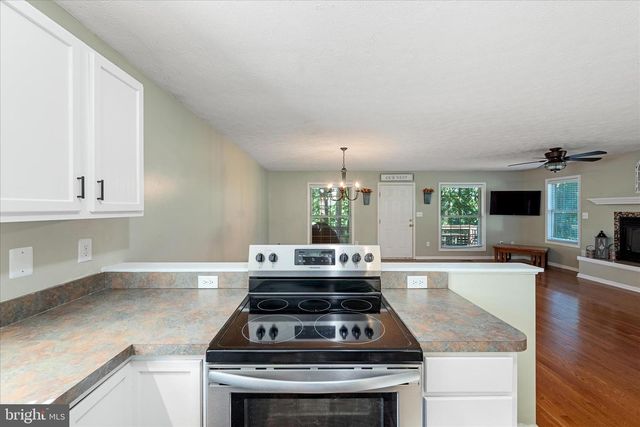18 ROCKY KNOB LN, Front Royal, VA 22630