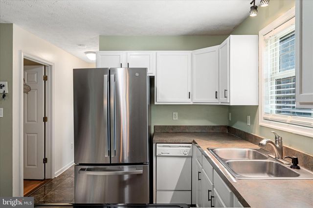 18 ROCKY KNOB LN, Front Royal, VA 22630