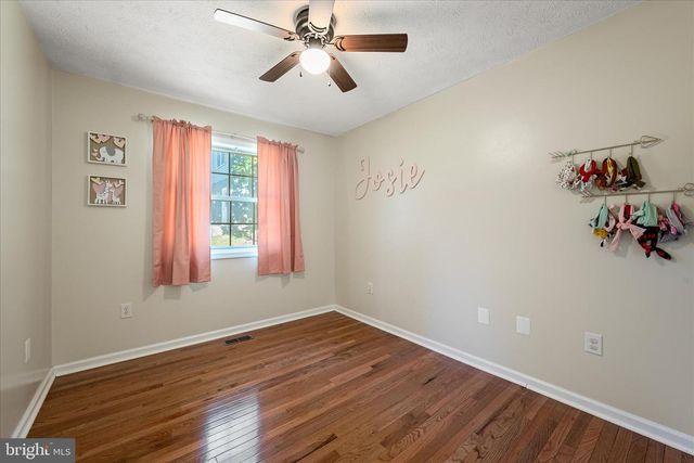 18 ROCKY KNOB LN, Front Royal, VA 22630