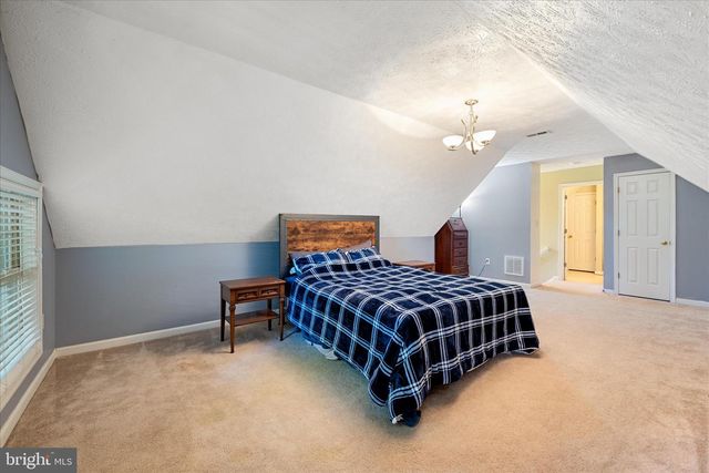 18 ROCKY KNOB LN, Front Royal, VA 22630