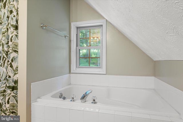 18 ROCKY KNOB LN, Front Royal, VA 22630