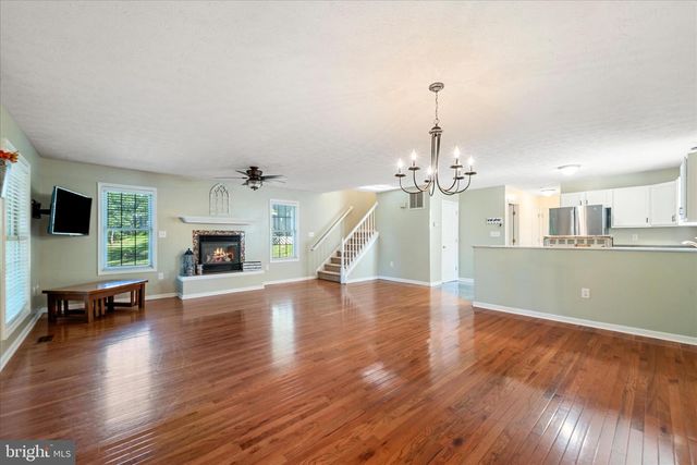 18 ROCKY KNOB LN, Front Royal, VA 22630