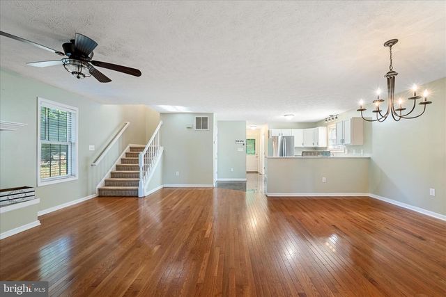18 ROCKY KNOB LN, Front Royal, VA 22630