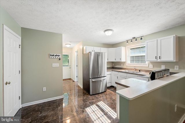 18 ROCKY KNOB LN, Front Royal, VA 22630