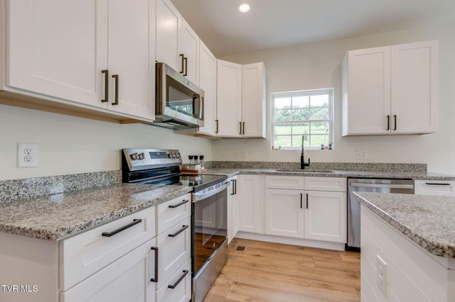 2155 Carroll Creek Road, Johnson City, TN 37615