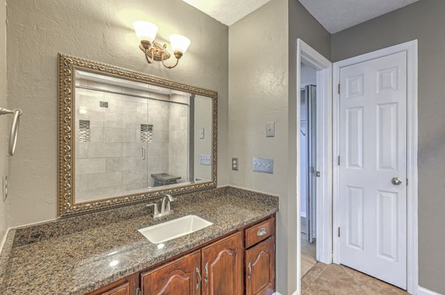 2445 Ravine Dr, Nashville, TN 37217