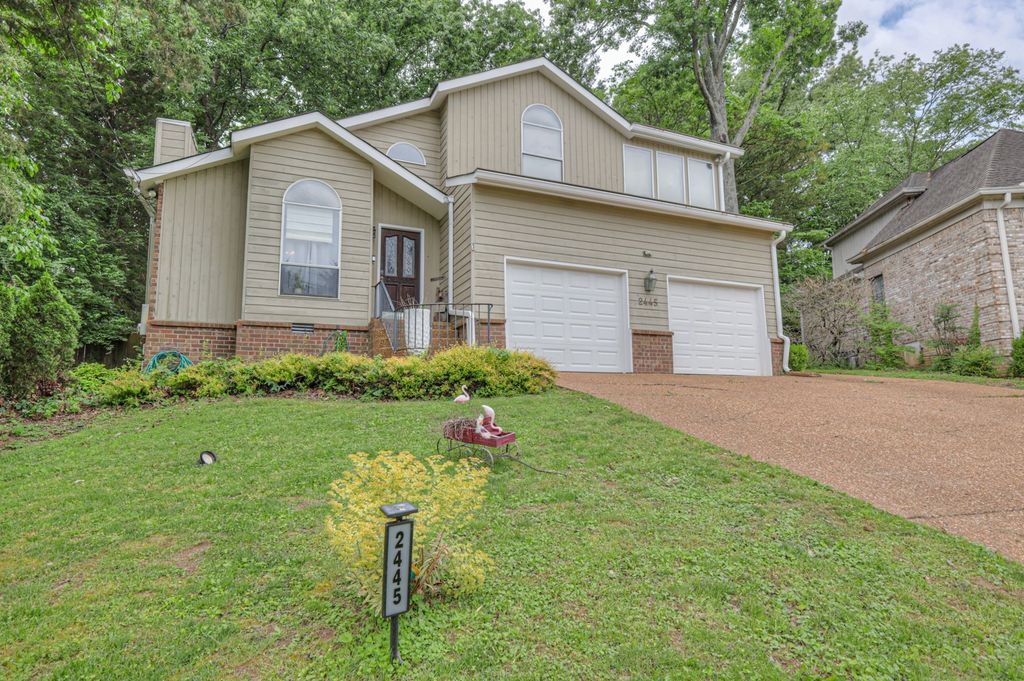 2445 Ravine Dr, Nashville, TN 37217