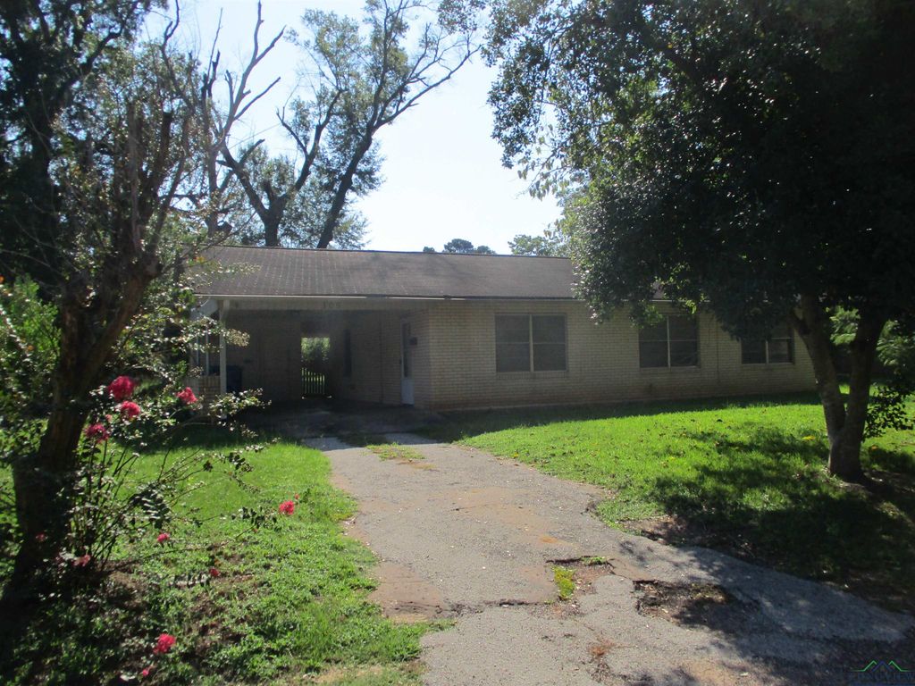 105 Charles, Henderson, TX 75652