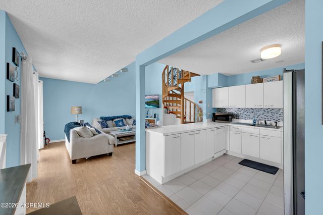 1820 E Pennsylvania Avenue E 4, Ortley Beach, NJ 08751