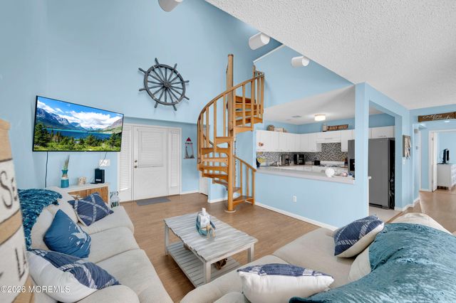 1820 E Pennsylvania Avenue E 4, Ortley Beach, NJ 08751