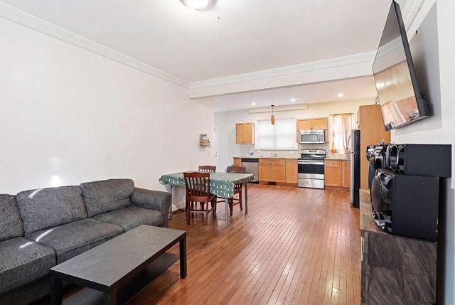 31 Franklin Ave, Chelsea, MA 02150