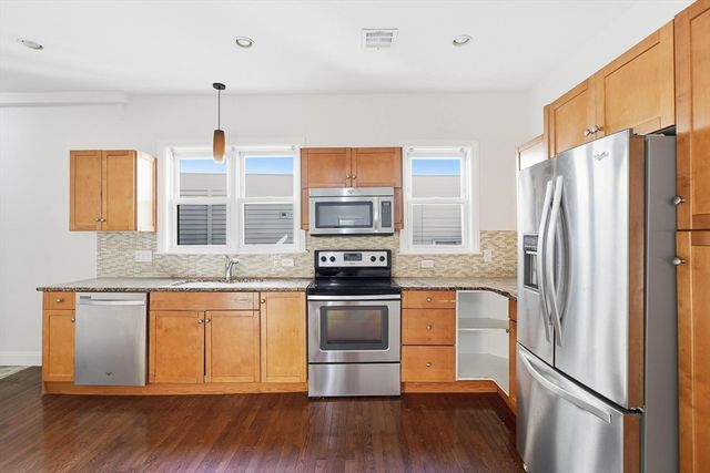 31 Franklin Ave, Chelsea, MA 02150