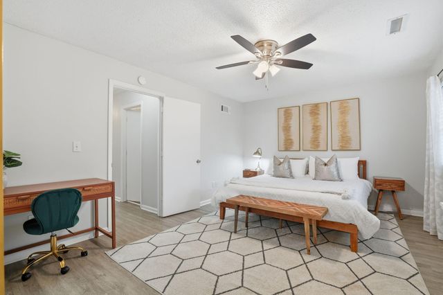 629 Bay Tree Court, Mount Pleasant, SC 29464