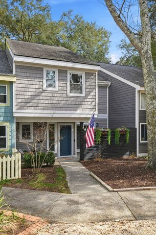 629 Bay Tree Court, Mount Pleasant, SC 29464