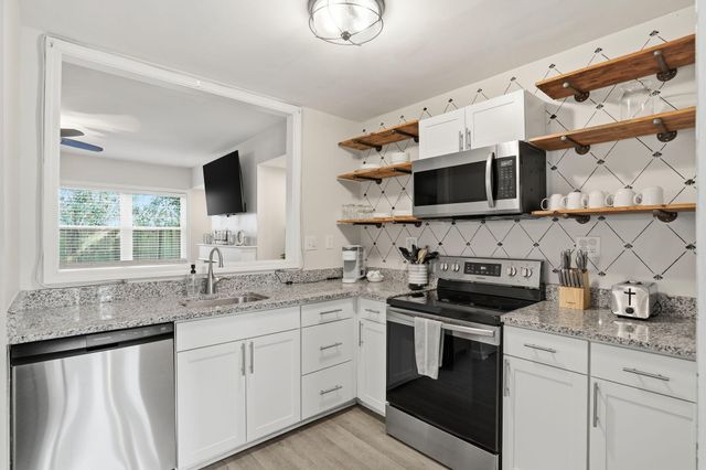 629 Bay Tree Court, Mount Pleasant, SC 29464