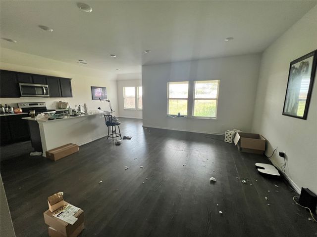 3303 Knoll Drive, Ennis, TX 75119